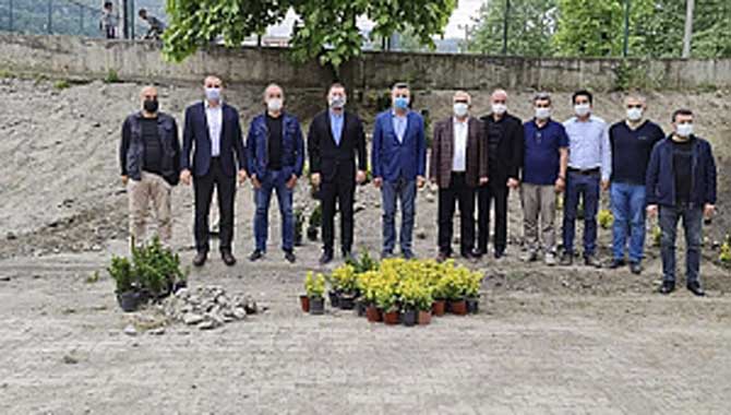 Sapanca Gazipaşa İlkokulu’nun Bahçesi Şimdi Daha Güzel