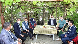 Şehit Aileleriyle Bayramlaştılar