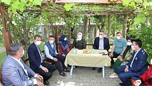 Şehit Aileleriyle Bayramlaştılar