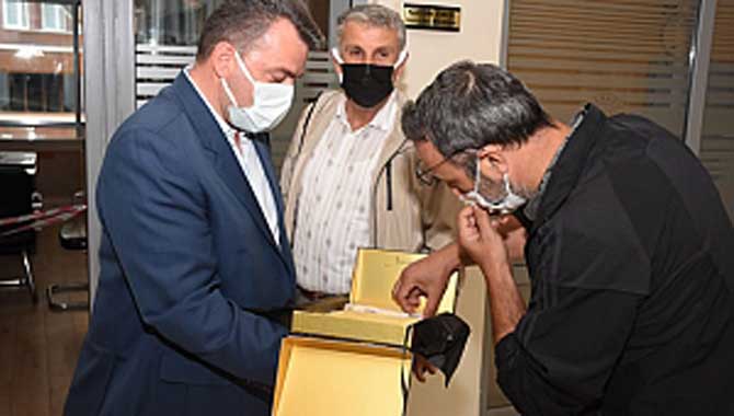 Başkan Sarı’dan Personele Lokum İkramı