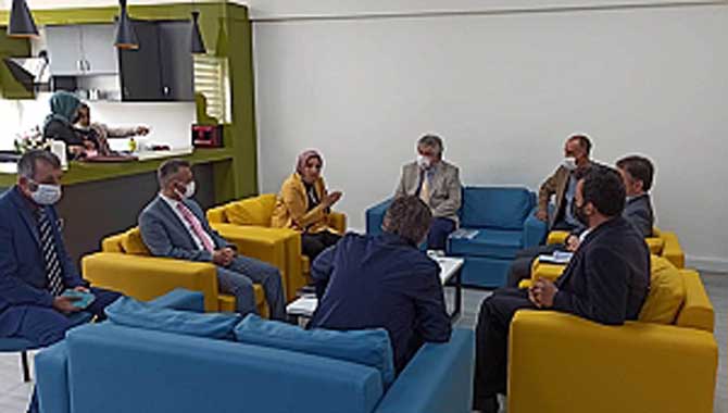 Bilişimde Geleceğin Meslekleri Görüşüldü