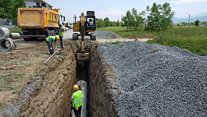 Büyükşehir güçlü altyapı ağını genişletiyor