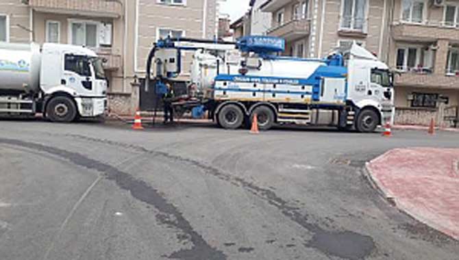 Büyükşehir Saski ekipleri temizlik çalışmalarını sürdürüyor