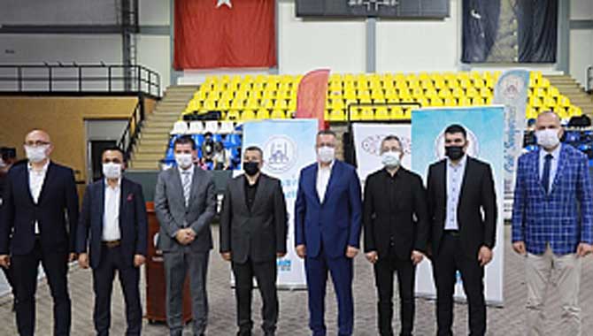 Eskrim Türkiye Şampiyonası Coşkuyla Başladı