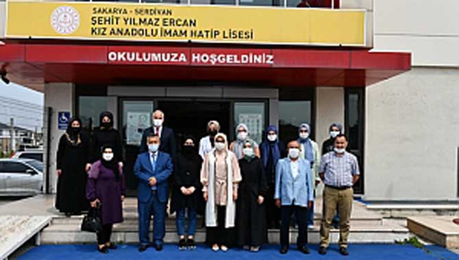 Fazilet Durmuş’tan Okul Ziyareti