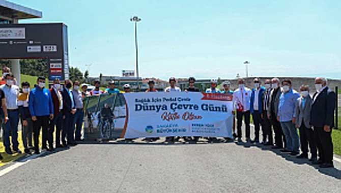 Heyecanlı pedallar Ayçiçeği Vadisi’nde kıyasıya yarıştı.