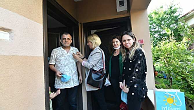 İYİ Parti Serdivan kadınları sahada 