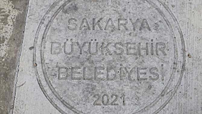 Kırsal mahalleler beton yaya yollarına kavuşuyor