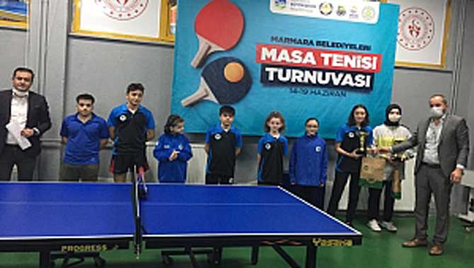 Marmara Belediyeleri Masa Tenisi Turnuvasına yoğun ilgi