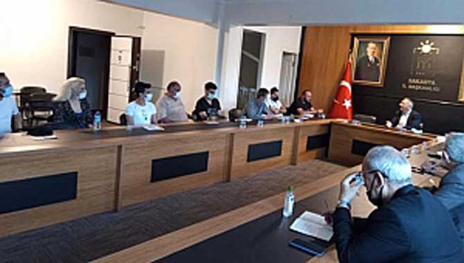 Müzisyenlerden İYİ Parti Adapazarı İlçeye ziyaret