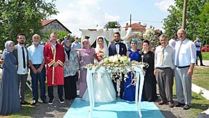 Öğretmen Çiftin Mutlu Günü