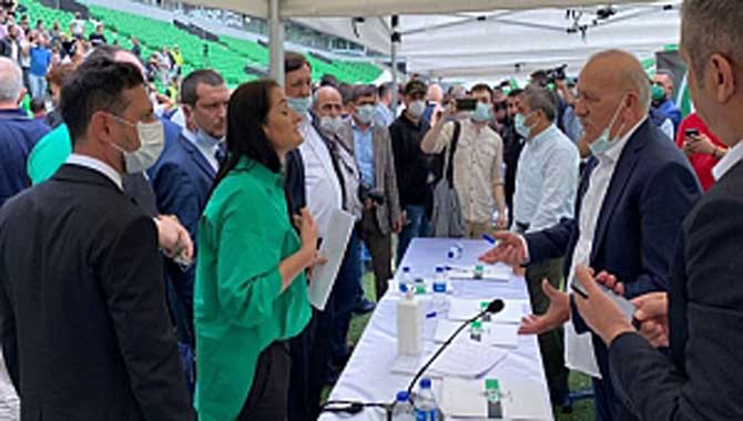 Sakaryaspor Kulüp Başkan Adayı Esra Konuk Karaarslan Basın Açıklması