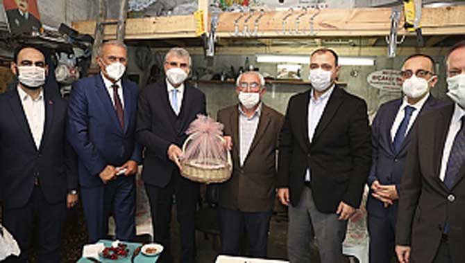 Şehir protokolünden Geyve çıkarması