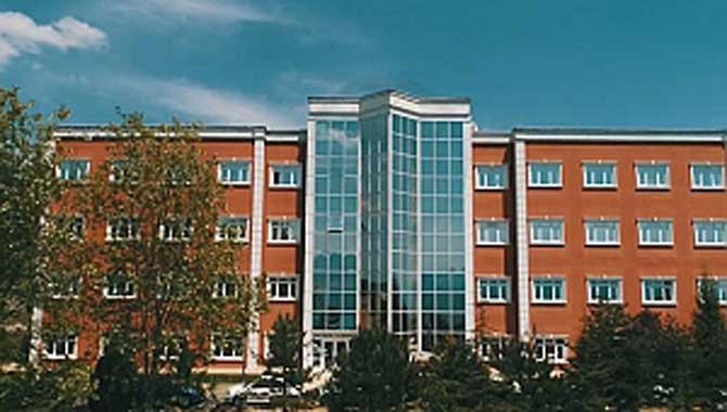 SUBÜ Konuşmaları’nda sezon finali rektörle