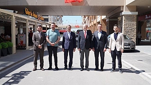 Yüce ve Tever Cadde 54’ü Ziyaret Etti