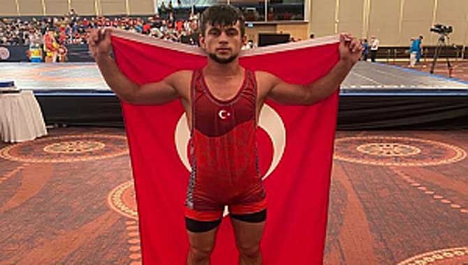 Başarılı güreşçi ikinci altın madalya için minderde olacak
