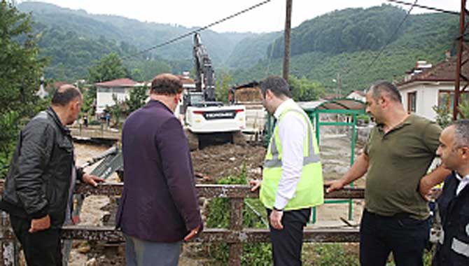 Büyükşehir’den selden etkilenen bölgeye anında müdahale