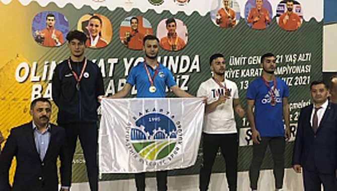 Büyükşehirli karateci Türkiye şampiyonu