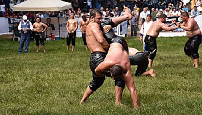 GÜREŞÇİLER KURTDEREYE HAZIRLANIYOR