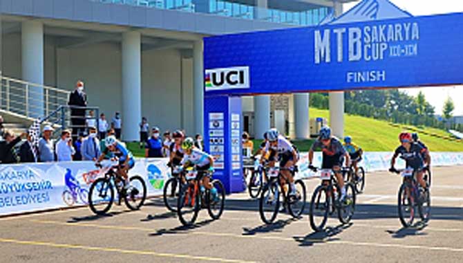 Nefes kesen MTB Cup heyecanı Ayçiçeği Bisiklet Vadisi’nde start aldı