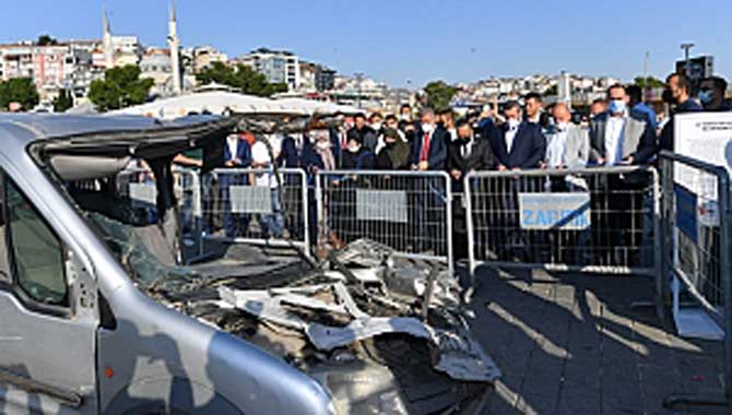 ÜSKÜDAR MEYDANINDA 15 TEMMUZ O AN SERGİSİ AÇILDI