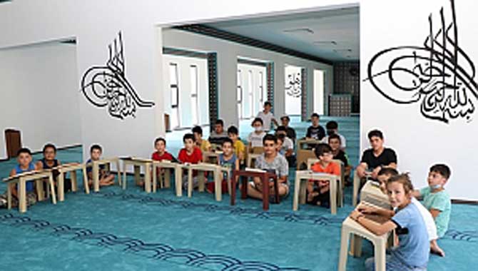 YAZ KUR’AN-I KERİM KURSLARINDA SPORA DEVAM