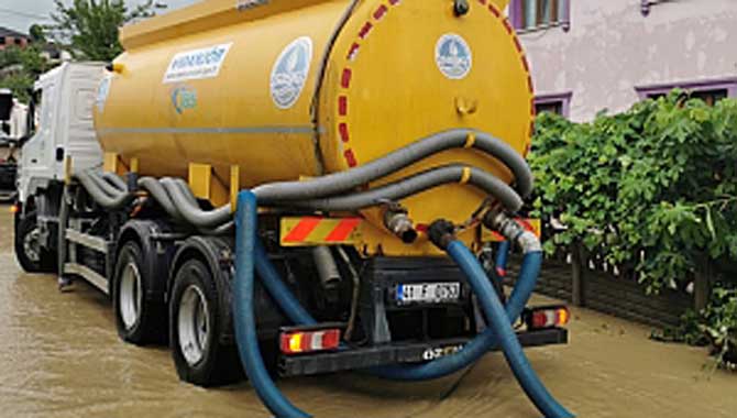 Yoğun yağış alan bölgelere Büyükşehir SASKİ’den anında müdahale