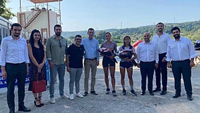 Akşener ve Dikbayır şampiyonları tebrik etti