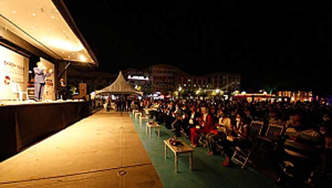Bayram coşkusu, Demokrasi Meydanı’nda yaşandı