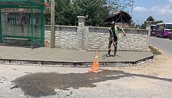 Büyükşehir, beton yaya yolları ile yaya güvenliğini artıyor