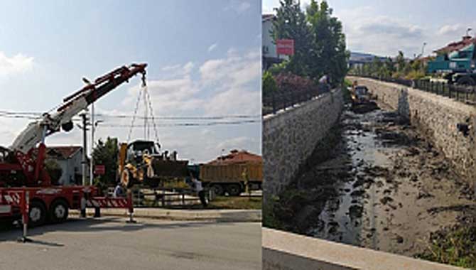 Büyükşehir Darboğaz Deresi’nde temizlik çalışmalarına devam ediyor