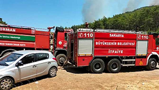 Büyükşehir İtfaiyesi Marmaris ve Manavgat’ta alevlere müdahale ediyor