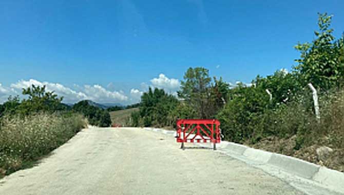 Büyükşehir V Kanal imalatı ile yol güvenliğini artırıyor