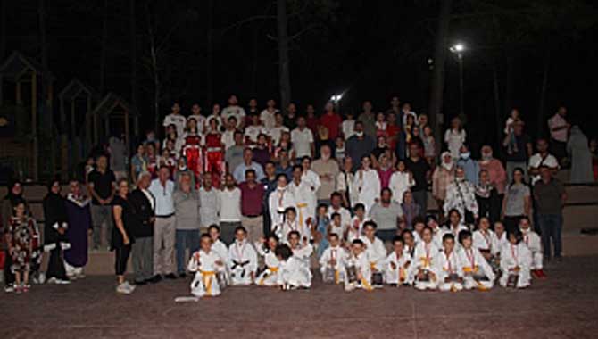 HAZIRLIK TURNUVASINDA MADALYA KAZANAN KARATECİLER İÇİN TÖREN DÜZENLENDİ