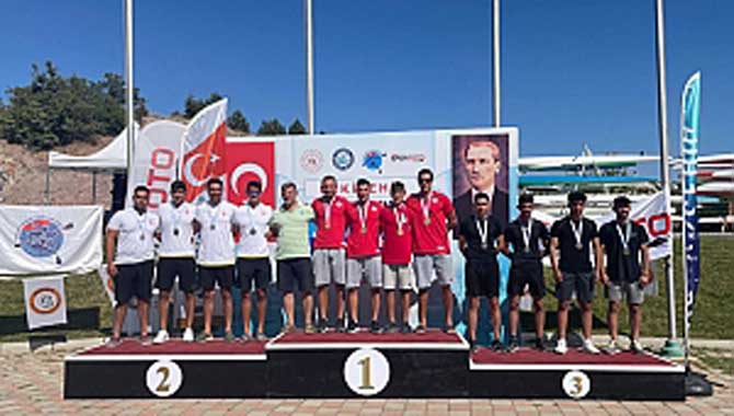 Kano’da Büyükşehirli sporcular madalyaları göğüsledi