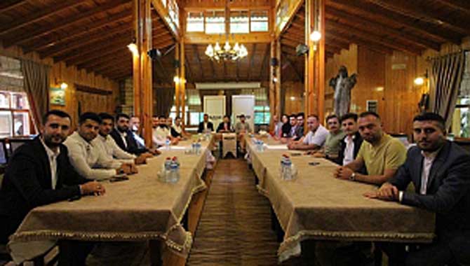 Müstakil Sanayici ve İşadamları Derneği (MÜSİAD) Sakarya Şubesi Akyazı ilçesinde faaliyet gösteren üyelerini bir araya getirdi.