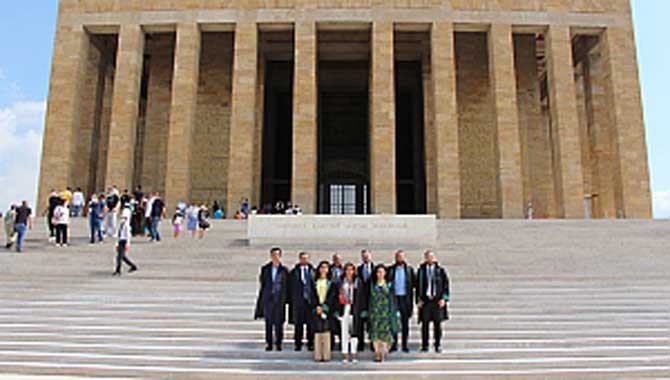 Sakarya Barosu’ndan Anıtkabir ve TBB ziyareti