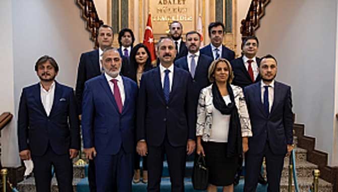 Sakarya Barosu’ndan Bakan Gül’e ziyaret