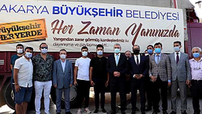 Sakarya ‘Dayanışma ve Paylaşma Vakti’ dedi; 2 tır dolusu yardım yola çıktı
