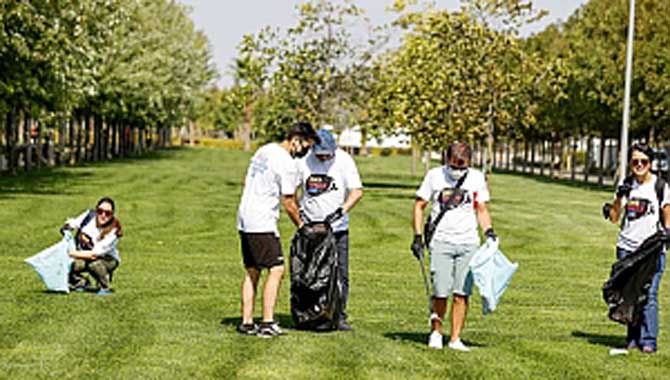 Ak Gıda Dünya Temizlik Günü’nde altı ilde çöp topladı