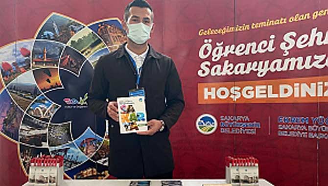 Büyükşehir Belediyesi SAÜ ve SUBÜ’de eğitime başlayacak öğrencileri karşıladı