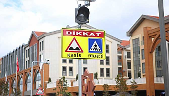 Büyükşehir, o bölgede trafiğe çözüm oldu 