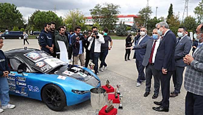 Devletten aldığı imkanları ülkesinin menfaatleri için kullanan gençlerimizi tebrik ediyorum 