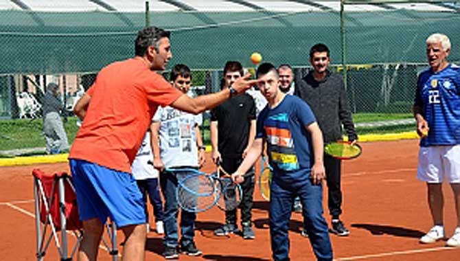 Engelsiz Aile Bulaşmaları’ kaldığı yerden devam etti