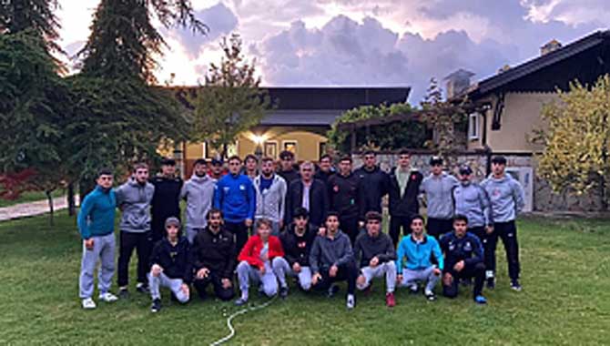 Güreşçilerden Dağ Kampı 