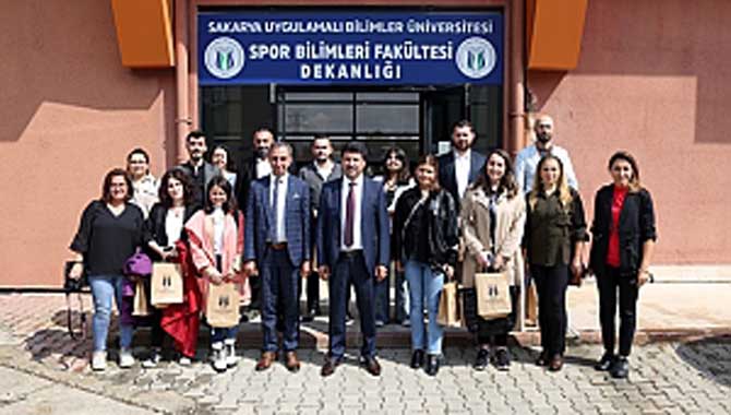 Rektör Sarıbıyık SUBÜ mezunu basın mensupları ile buluştu