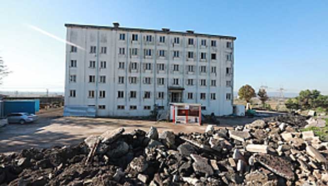 Adapazarı'nda Tehlikeli Yapılar Yıkılıyor 