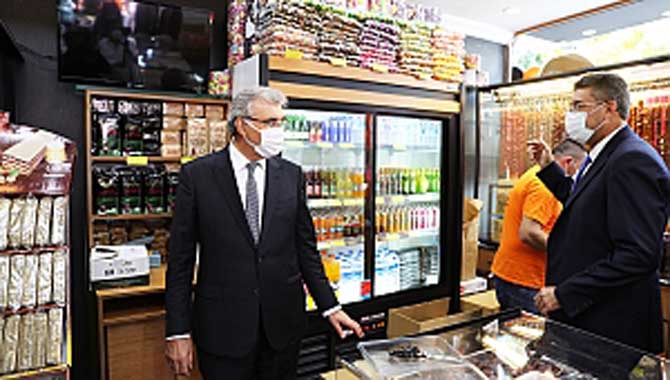 Başkan Yüce, Unkapanı esnafını ziyaret edip sorunları dinledi 