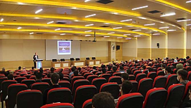 İlahiyat Fakültesi Hazırlık Sınıfları Bilgilendirme Toplantısı Gerçekleştirildi 