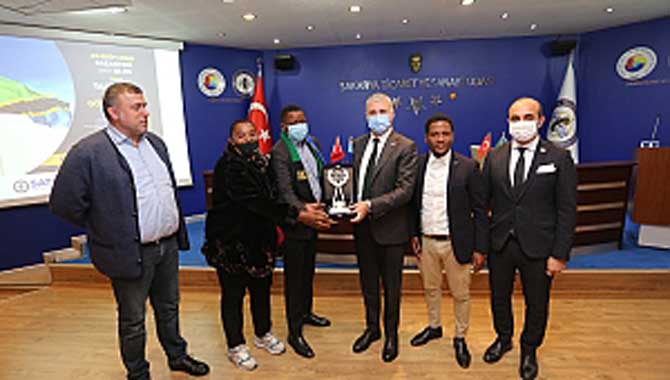 Sakaryalı ve Tanzanyalı İş İnsanları SATSO'da Buluştu 